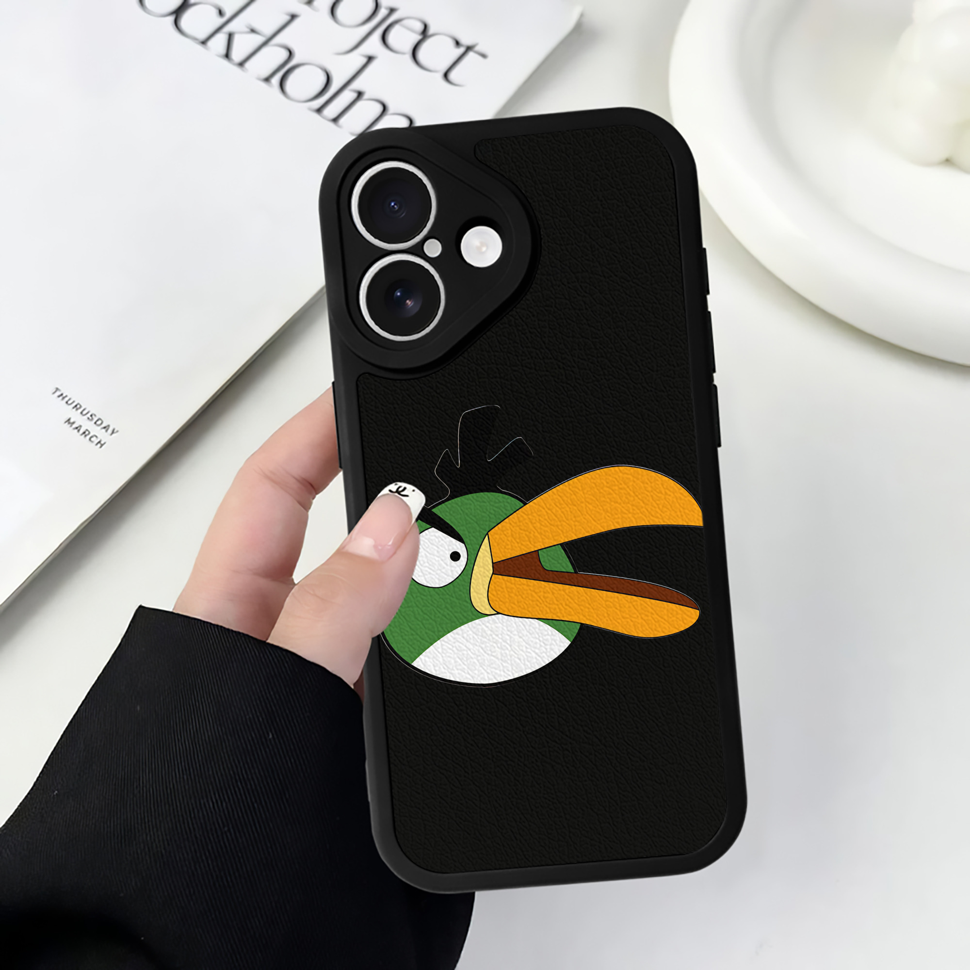 （画像用） Angry Birds アングリーバード 【iPhone 16シリーズ対応】シリコンスマホケース（レザー調） 材質：シリコン